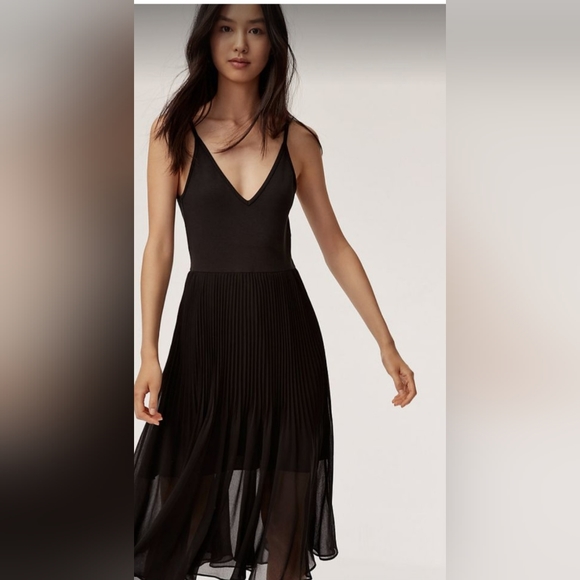 Wilfred- Black Dress- Medium - Picture 6 of 10